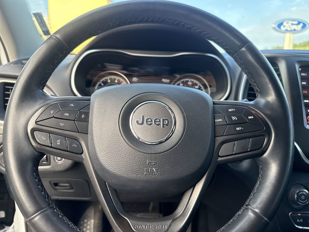 Used 2019 Jeep Cherokee Trailhawk w/ Comfort/Convenience Group AWD/4WD image 14