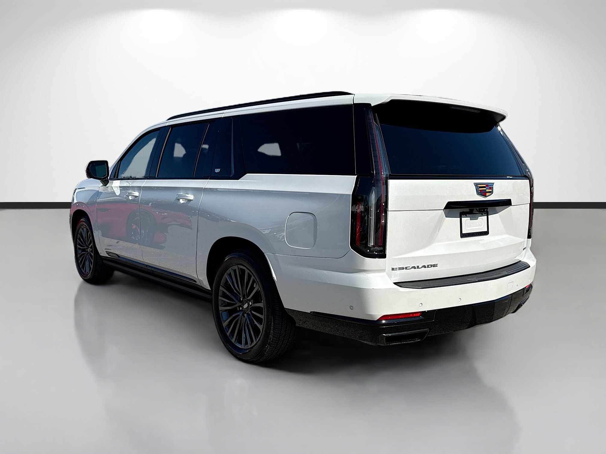 Used 2025 Cadillac Escalade ESV Sport Platinum image 5