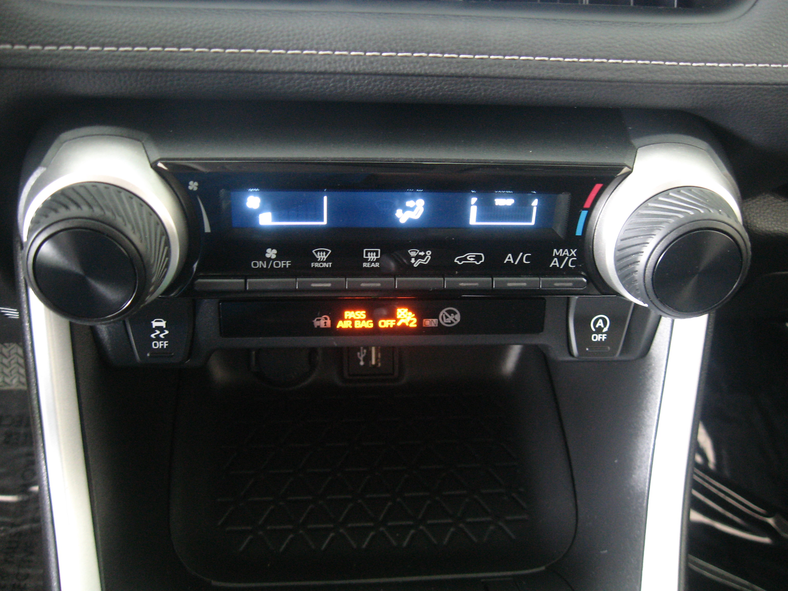 Used 2023 Toyota RAV4 LE image 14