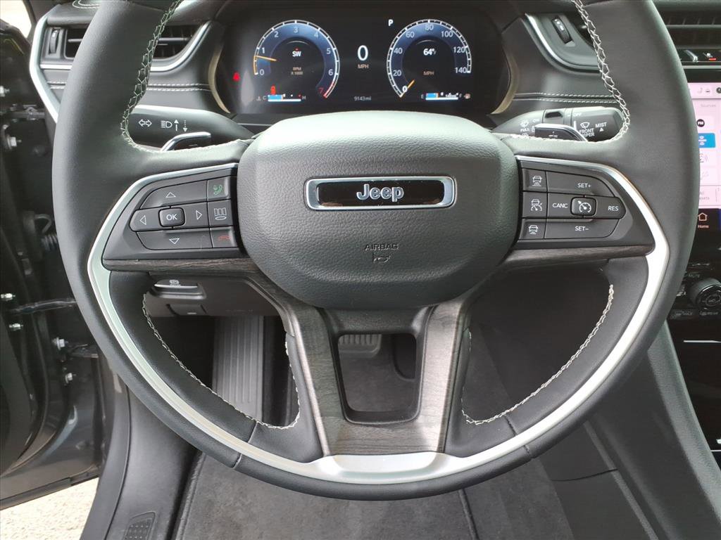 Used 2025 Jeep Grand Cherokee Limited image 18