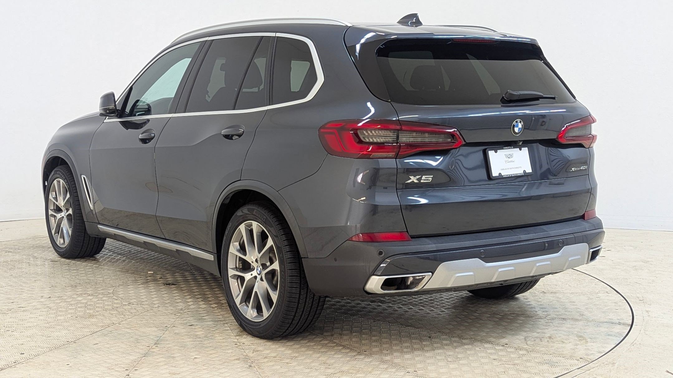 Used 2019 BMW X5 xDrive40i w/ Convenience Package image 3