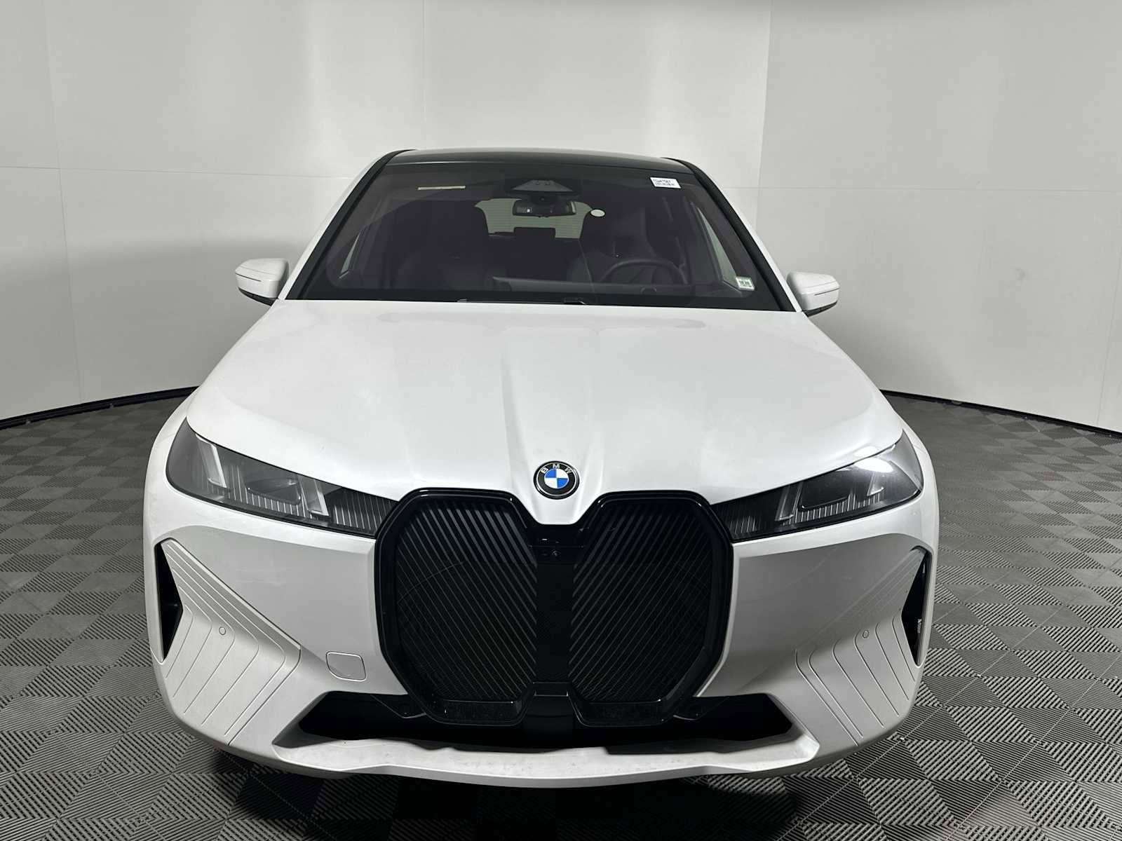 New 2026 BMW iX xDrive60 w/ Premium Package image 5