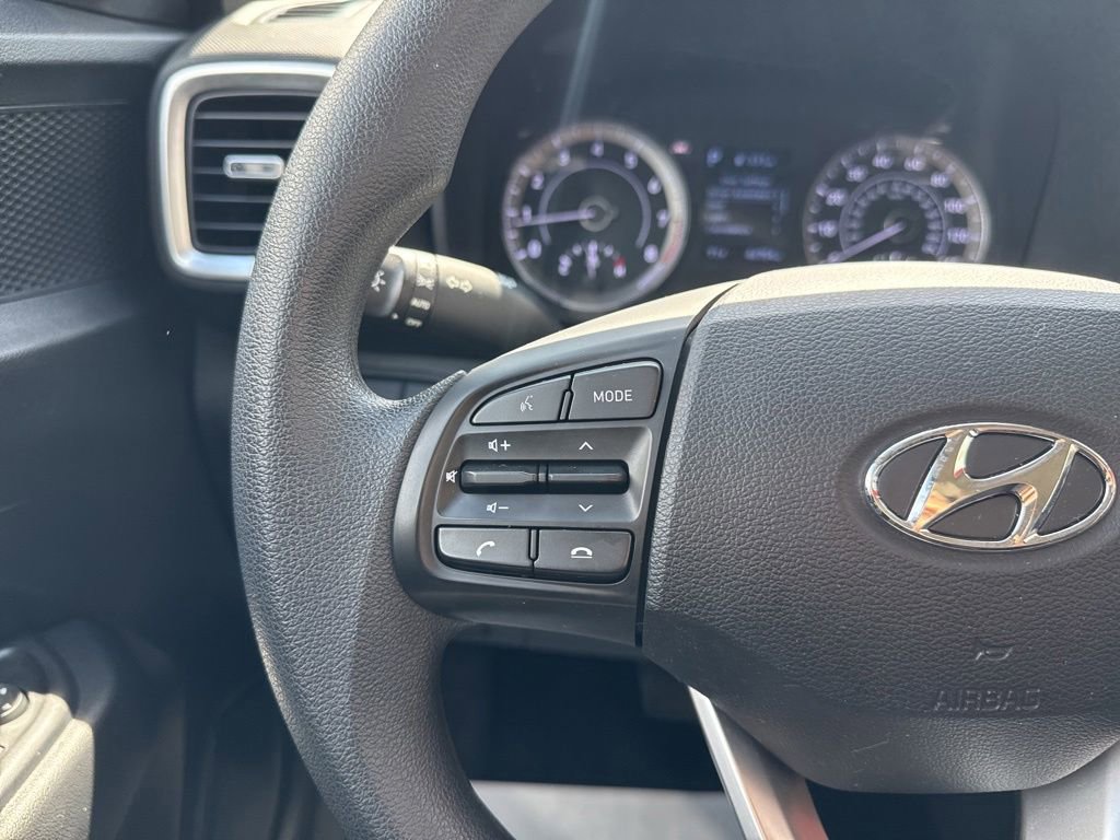 Used 2021 Hyundai Venue SE FWD image 27