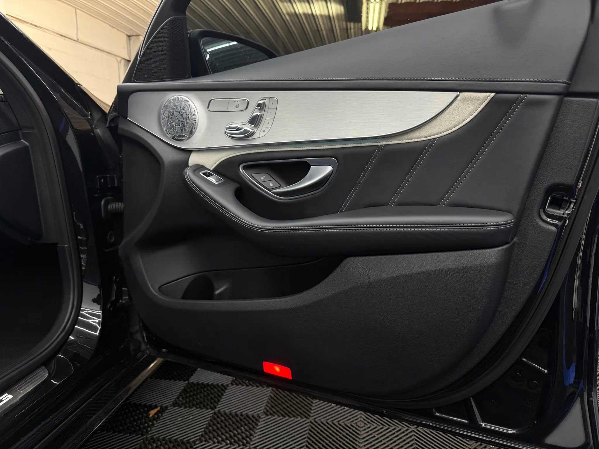 Used 2015 Mercedes-Benz C 63 AMG S image 6