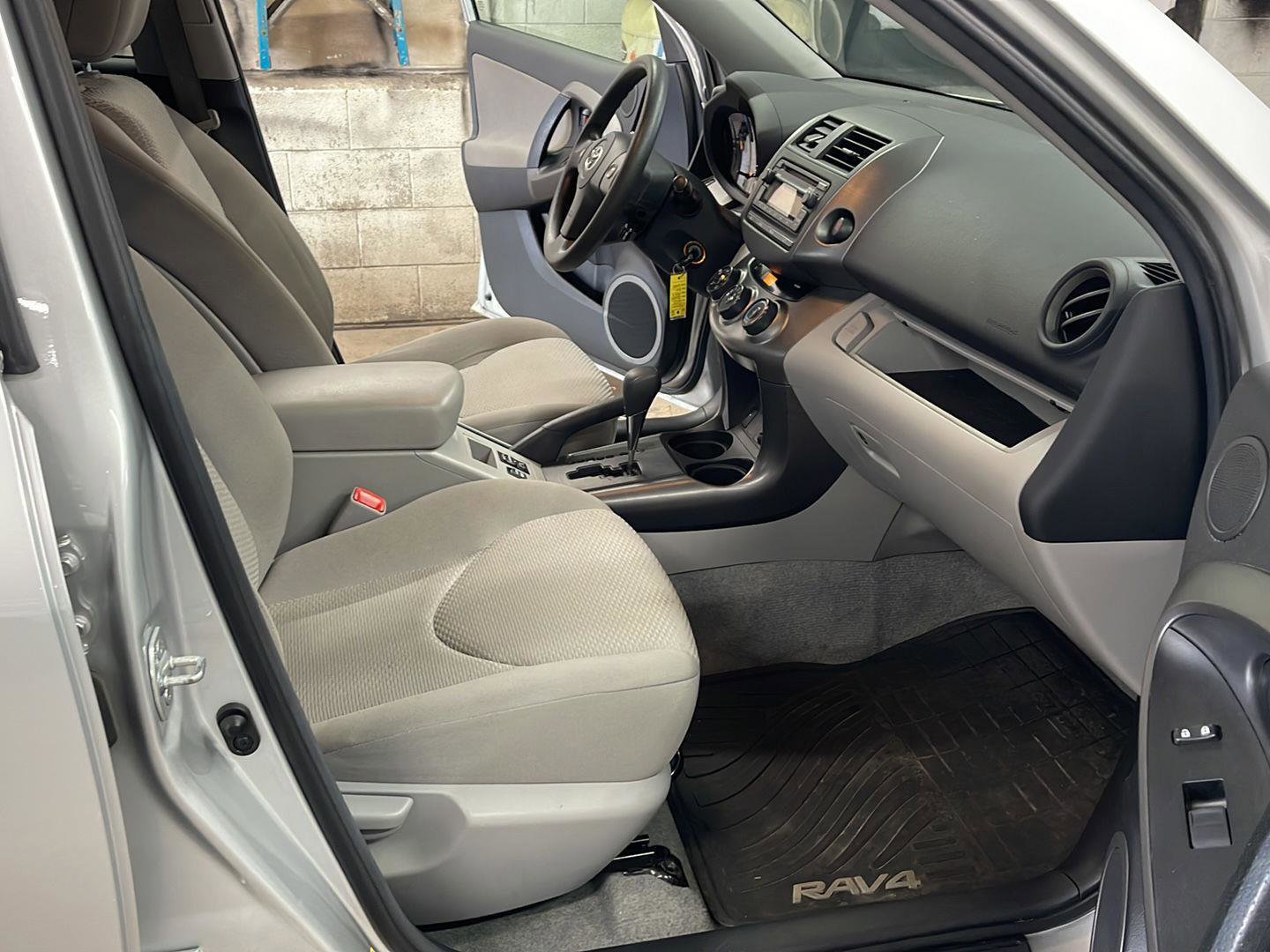 Used 2012 Toyota RAV4 4WD image 31