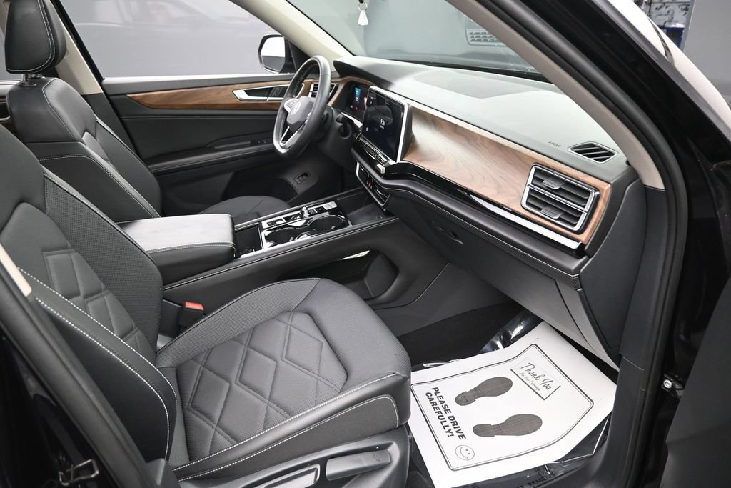Used 2024 Volkswagen Atlas SE w/ Panoramic Sunroof Package FWD image 34