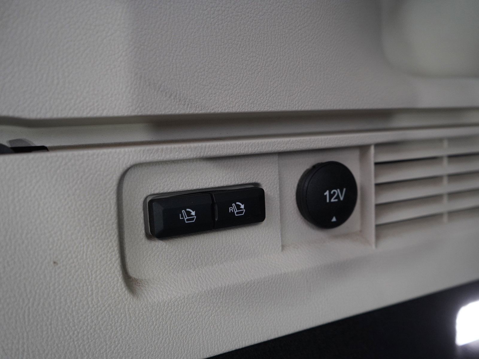 Used 2018 Lincoln MKX Black Label w/ Driver Assistance Package image 12