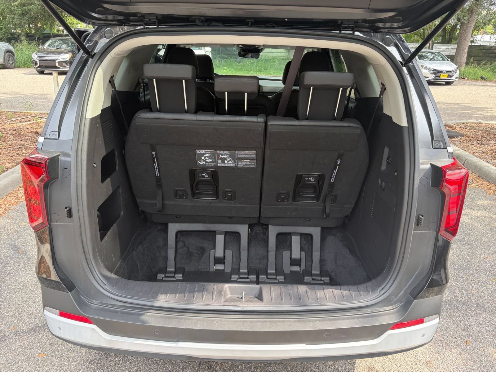 Used 2026 Kia Carnival FWD image 33