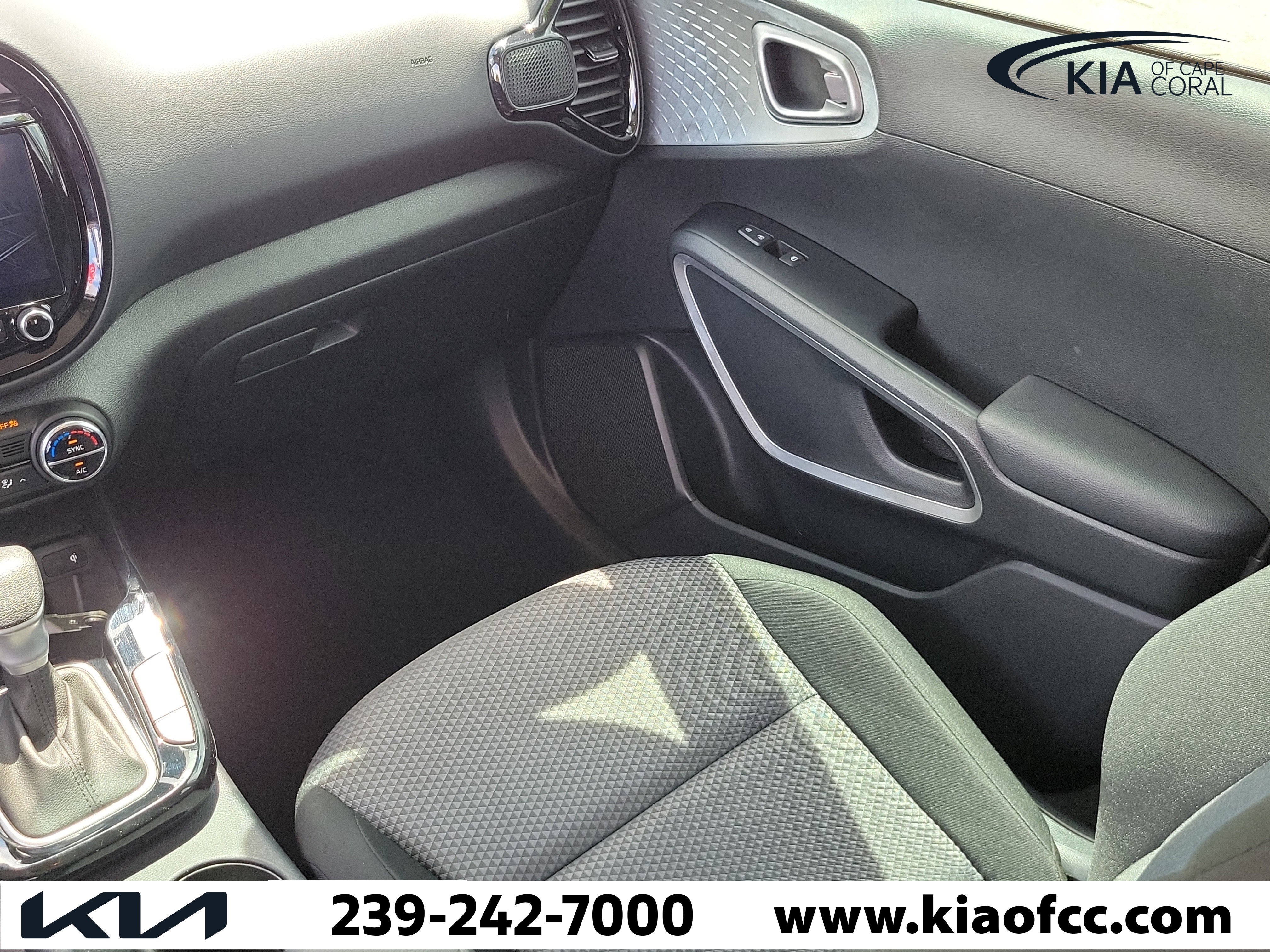 Certified 2025 Kia Soul S FWD image 18