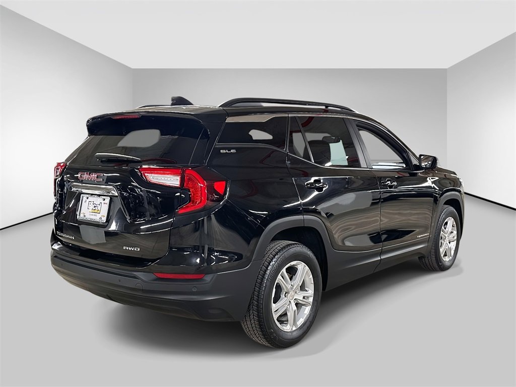 Used 2022 GMC Terrain SLE w/ Driver Convenience Package image 5