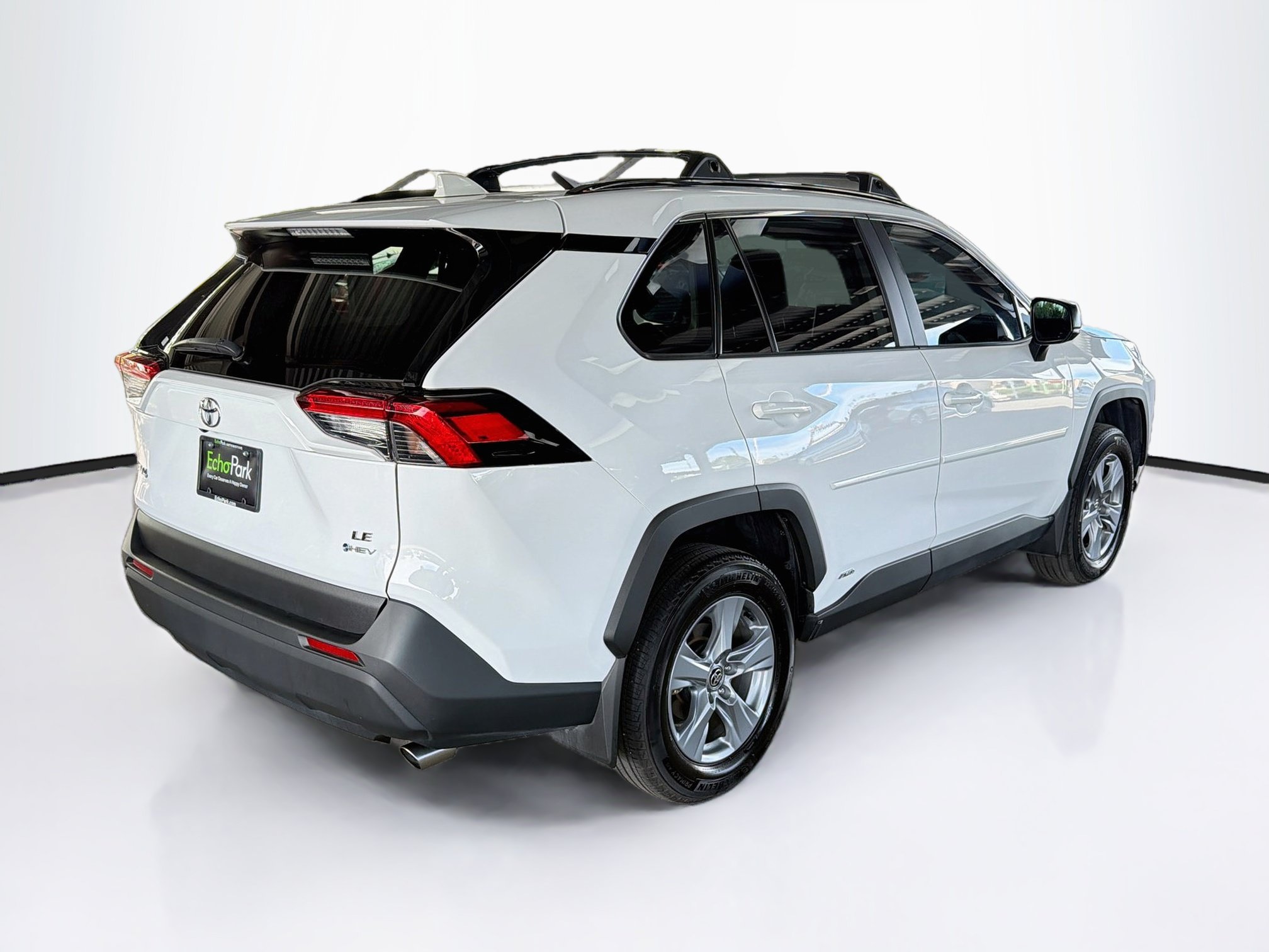Used 2025 Toyota RAV4 LE AWD/4WD image 9