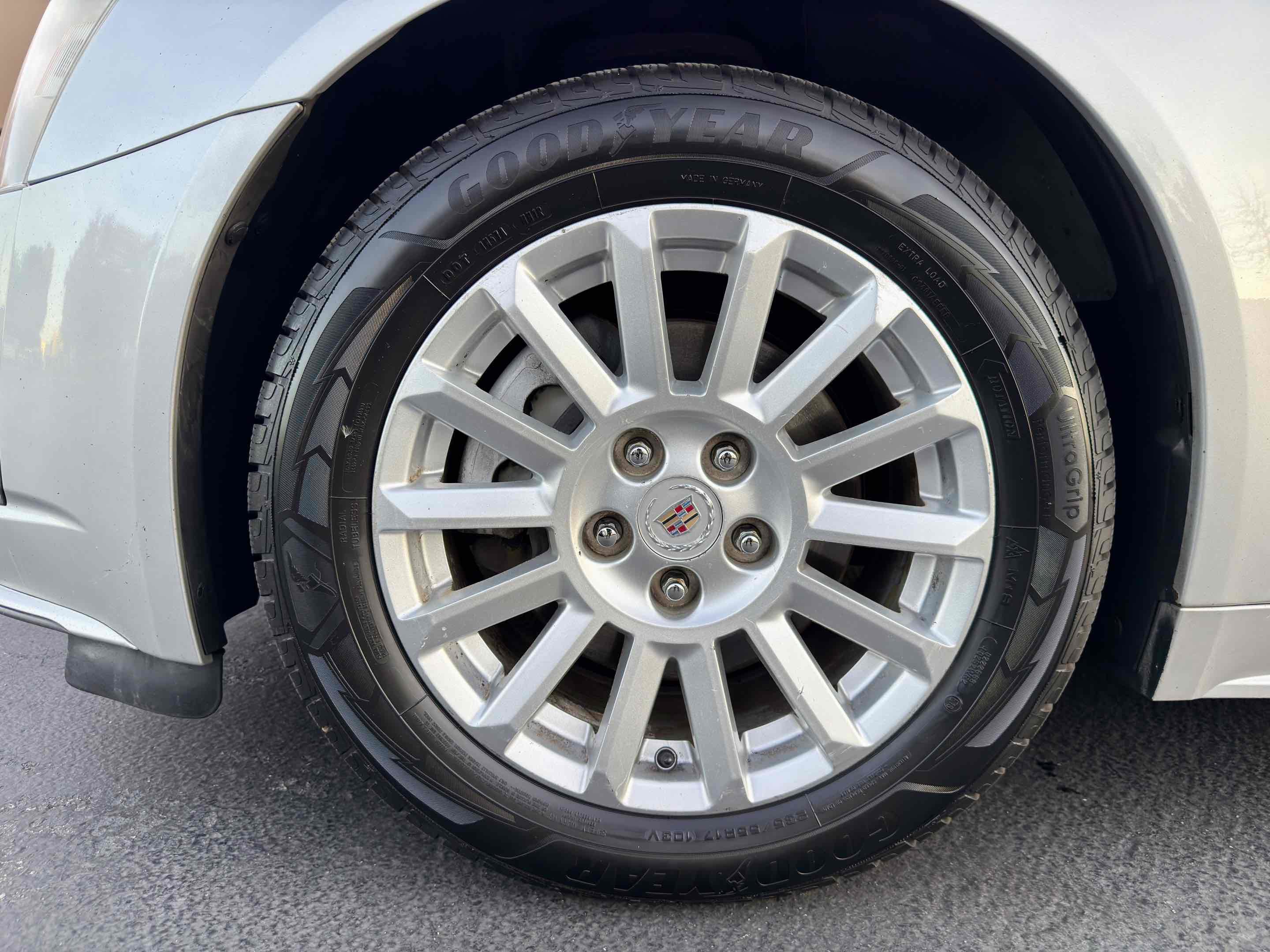 Used 2011 Cadillac CTS AWD Wagon image 17