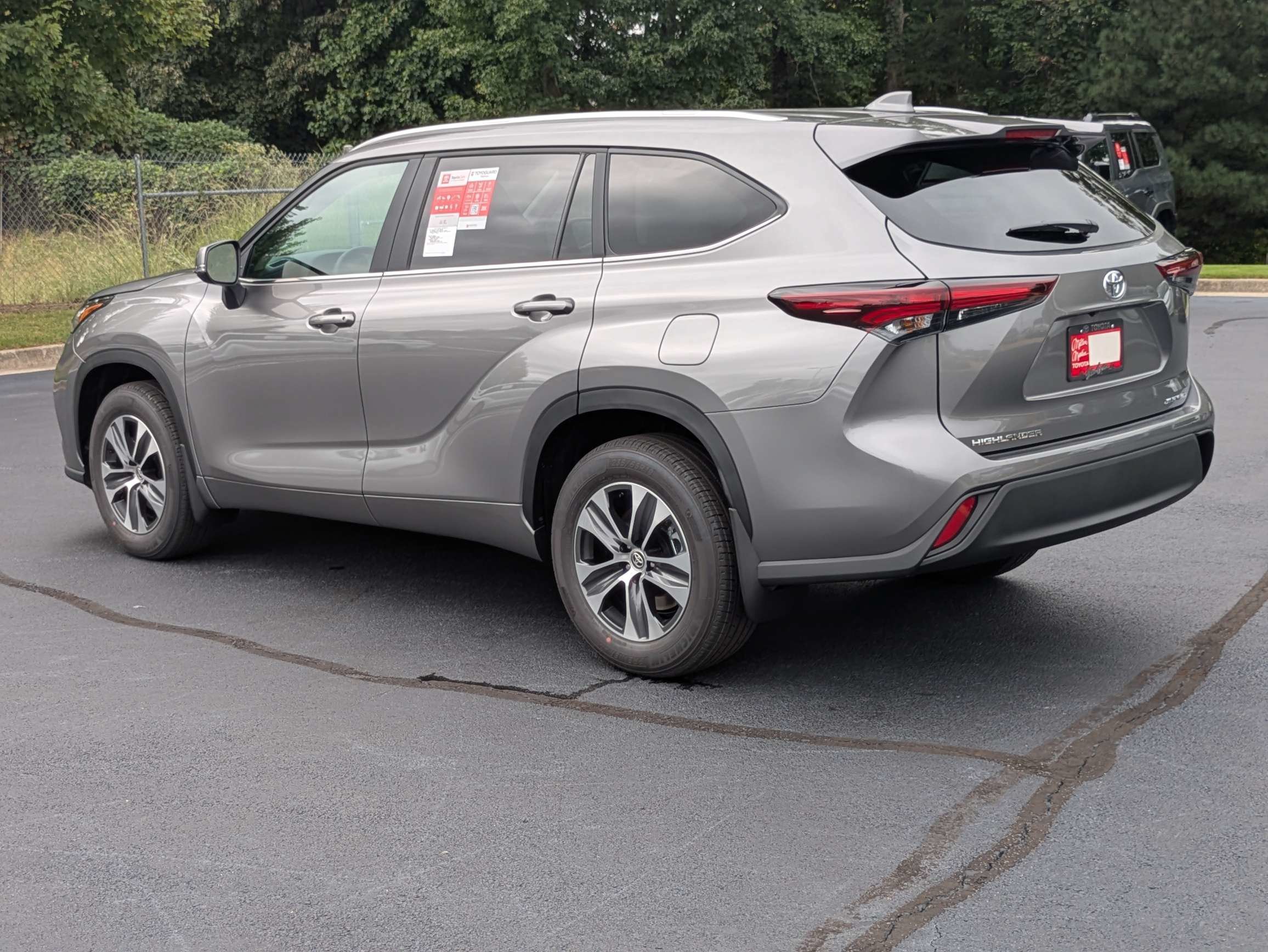 New 2026 Toyota Highlander XLE AWD/4WD image 6