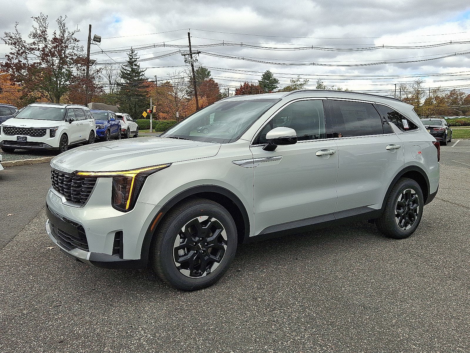 New 2026 Kia Sorento S FWD image 2