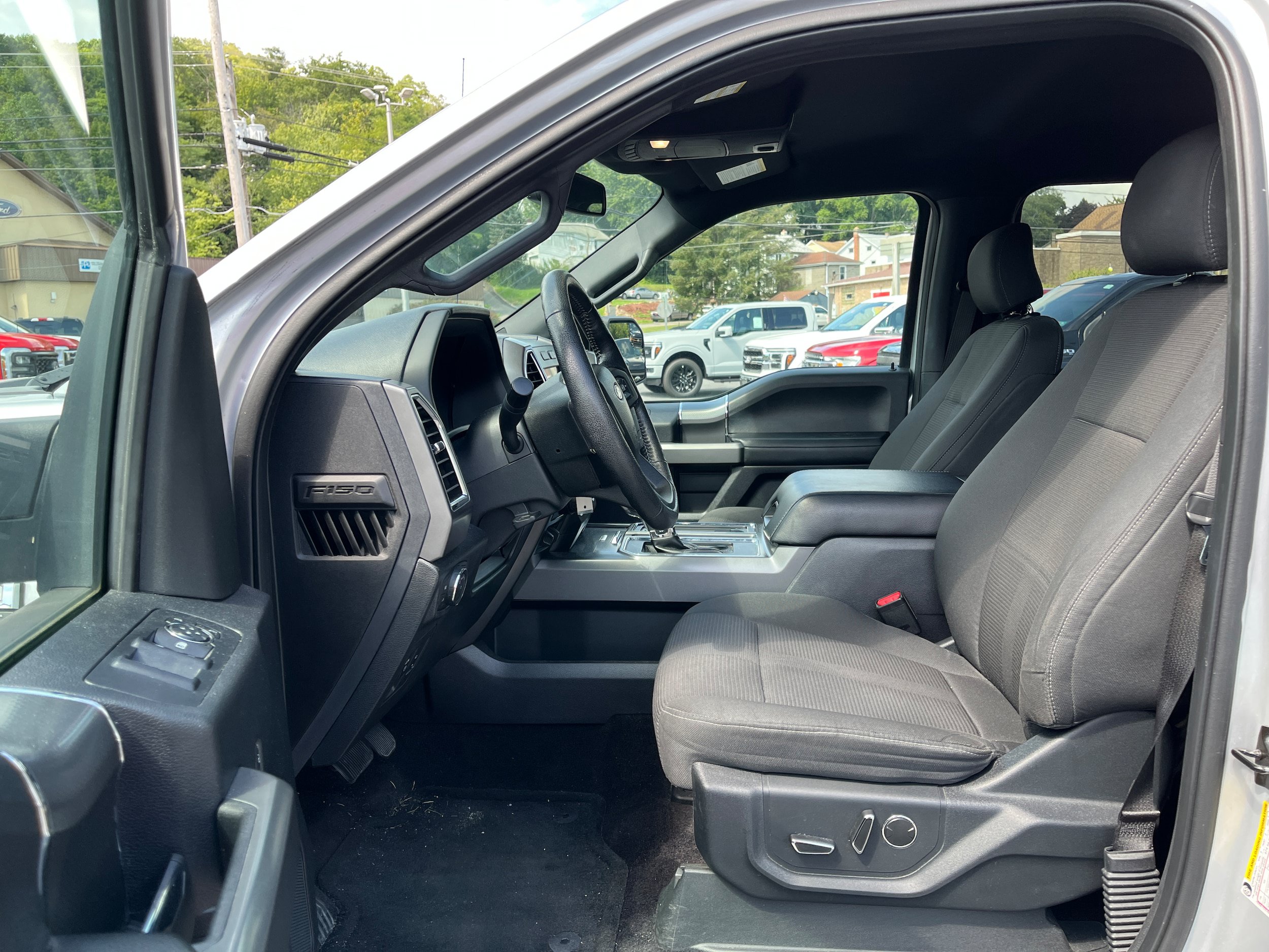 Used 2016 Ford F150 XLT w/ Equipment Group 302A Luxury AWD/4WD image 20