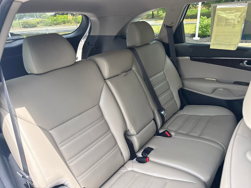 Used 2017 Kia Sorento EX w/ EX Premium Package FWD image 32