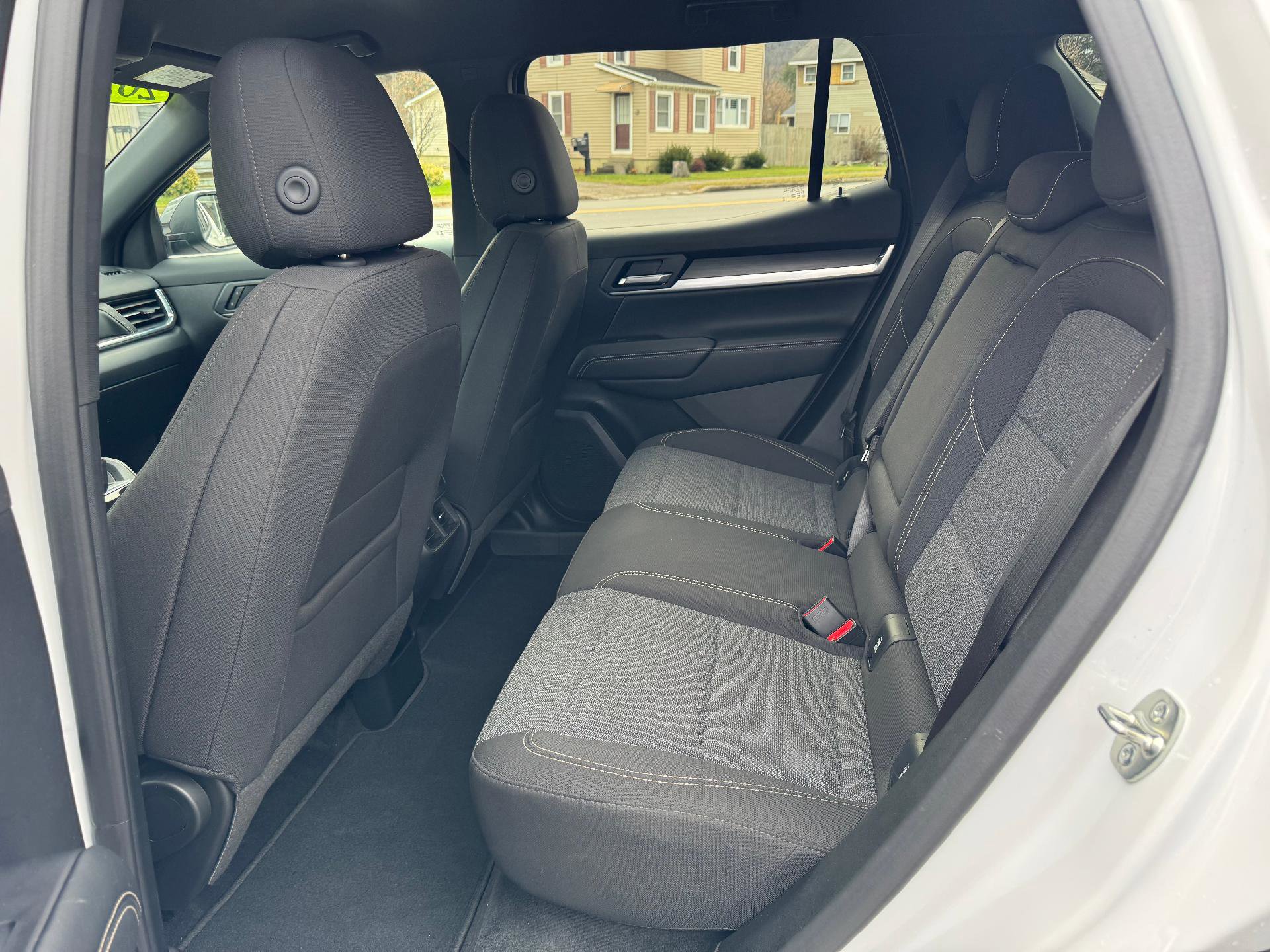 Used 2025 GMC Terrain Elevation image 38