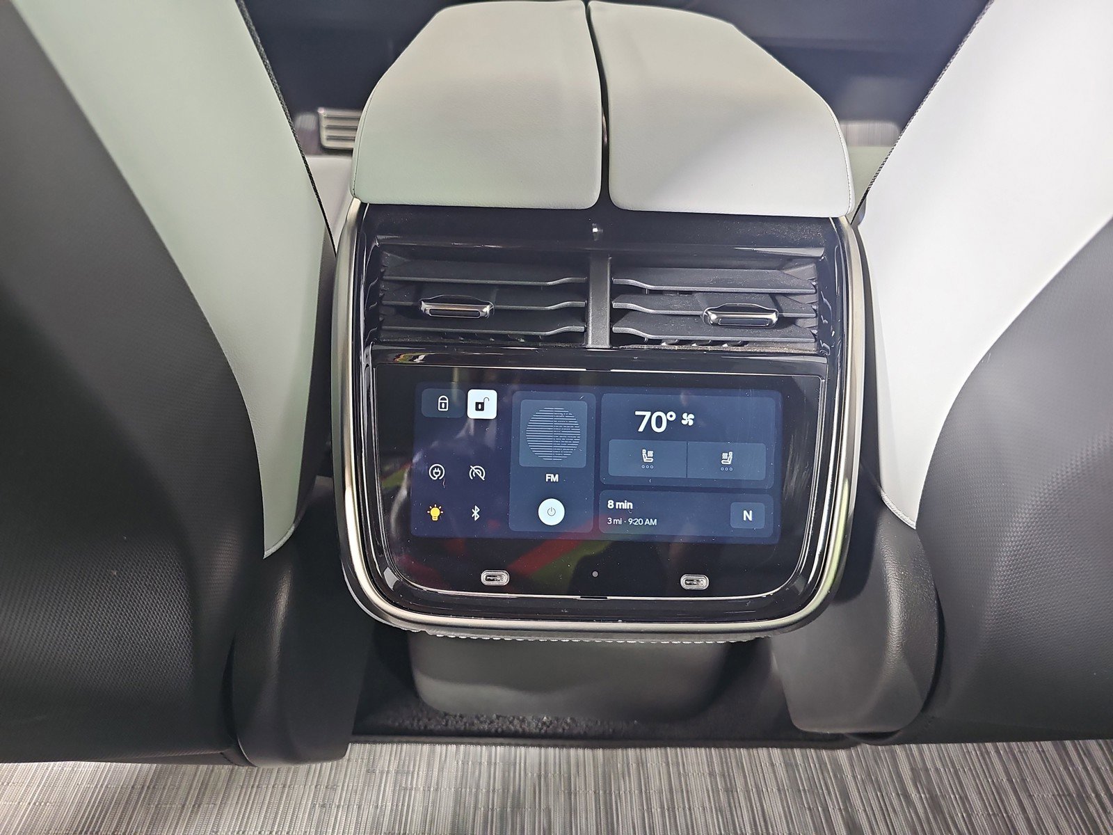 Used 2023 Rivian R1S Adventure image 30