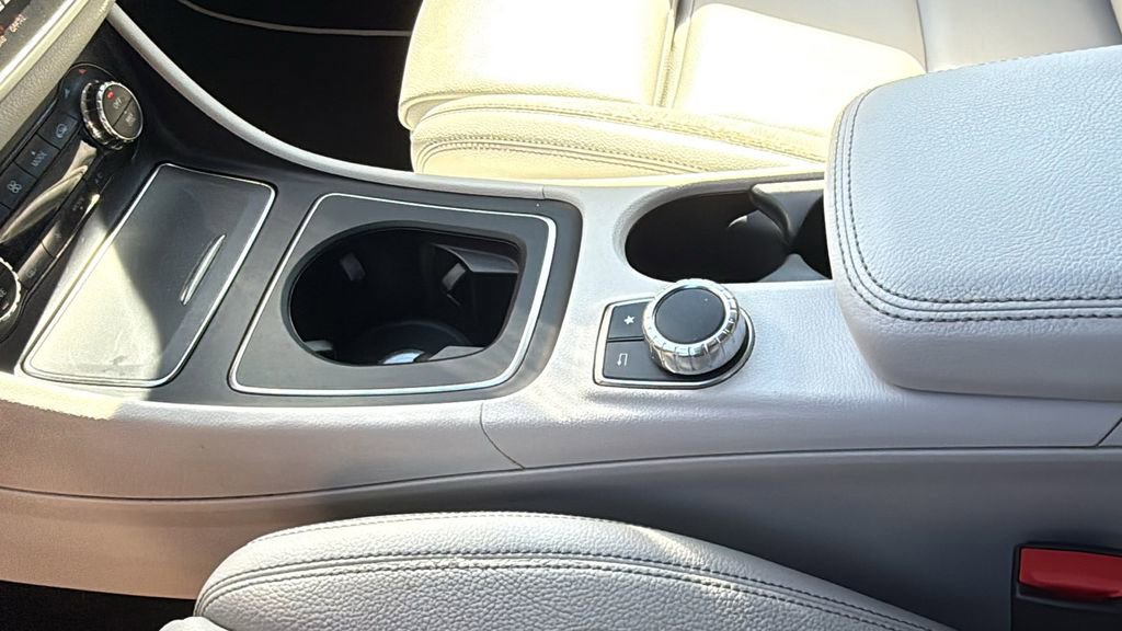 Used 2019 Mercedes-Benz CLA 250 image 37