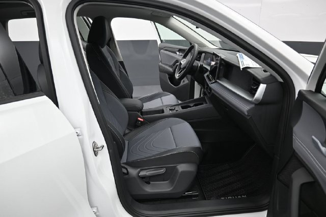 New 2026 Volkswagen Tiguan SE AWD/4WD image 14