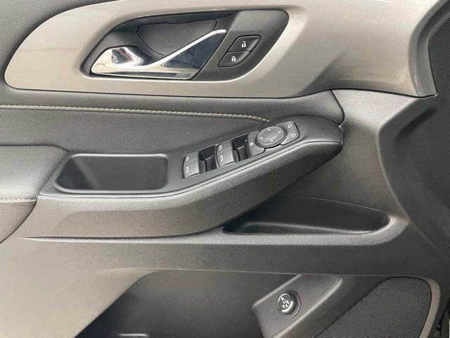 Used 2023 Chevrolet Traverse LT image 10