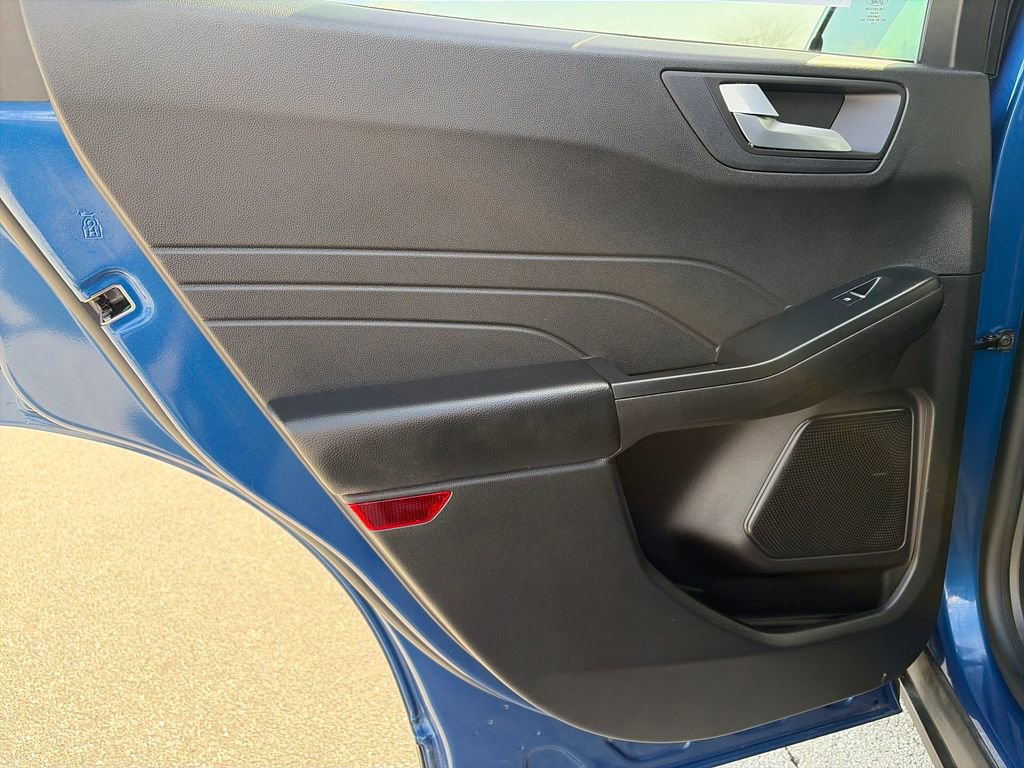 Used 2023 Ford Escape Platinum AWD/4WD image 28