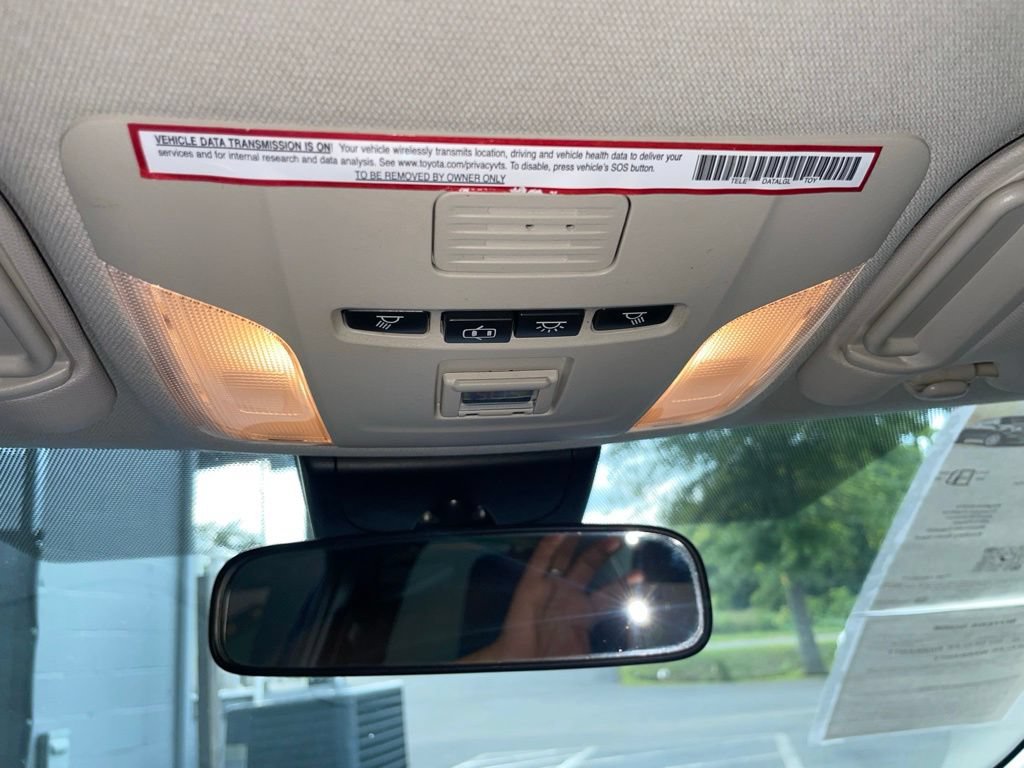 Used 2020 Toyota Corolla LE FWD image 28