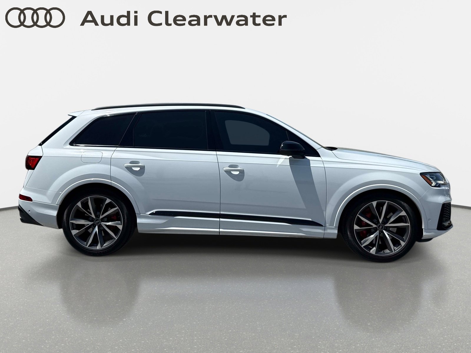 Used 2023 Audi SQ7 Prestige w/ Sport Package AWD/4WD image 5