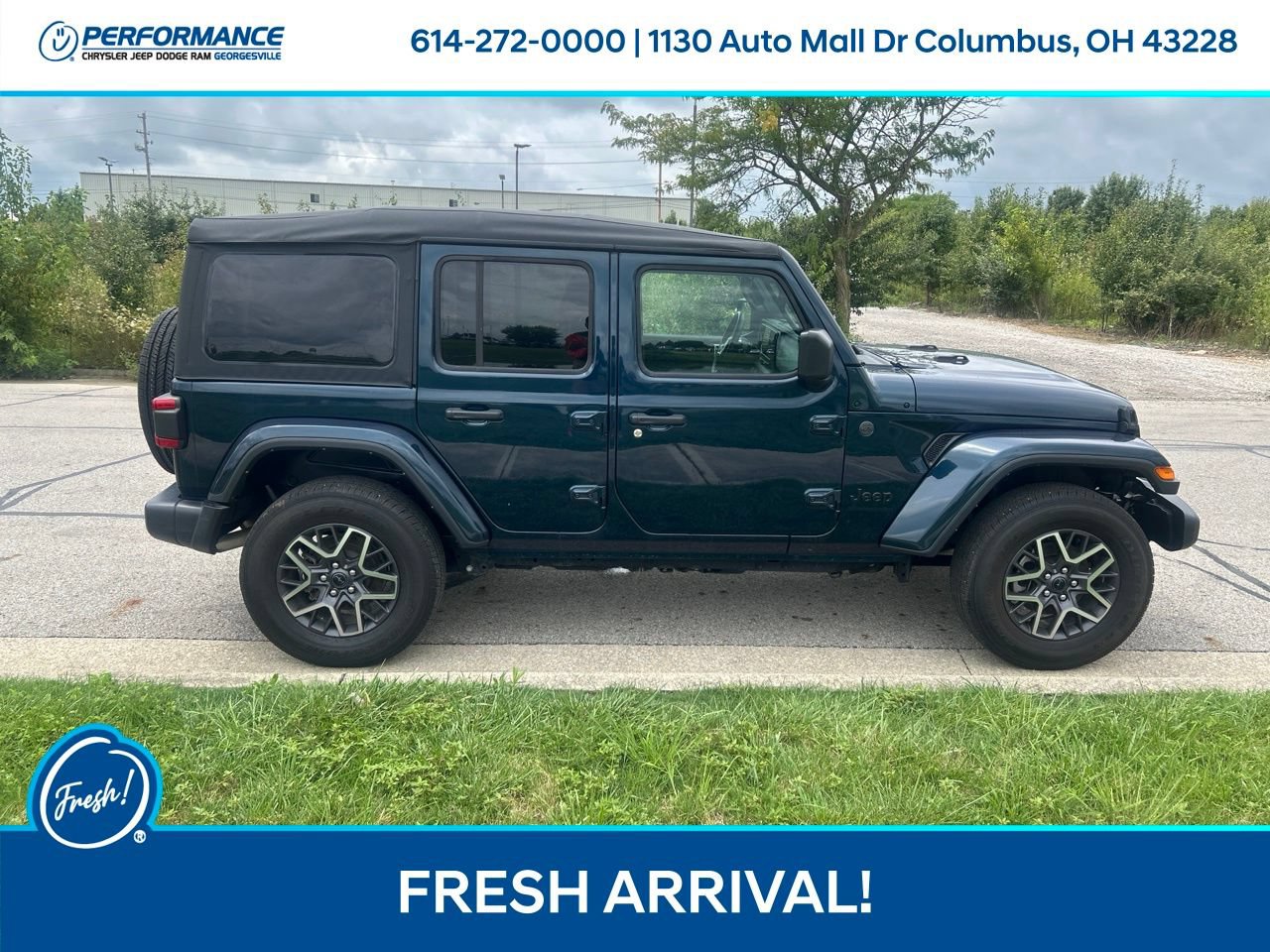 Used 2025 Jeep Wrangler Unlimited Sahara AWD/4WD image 3