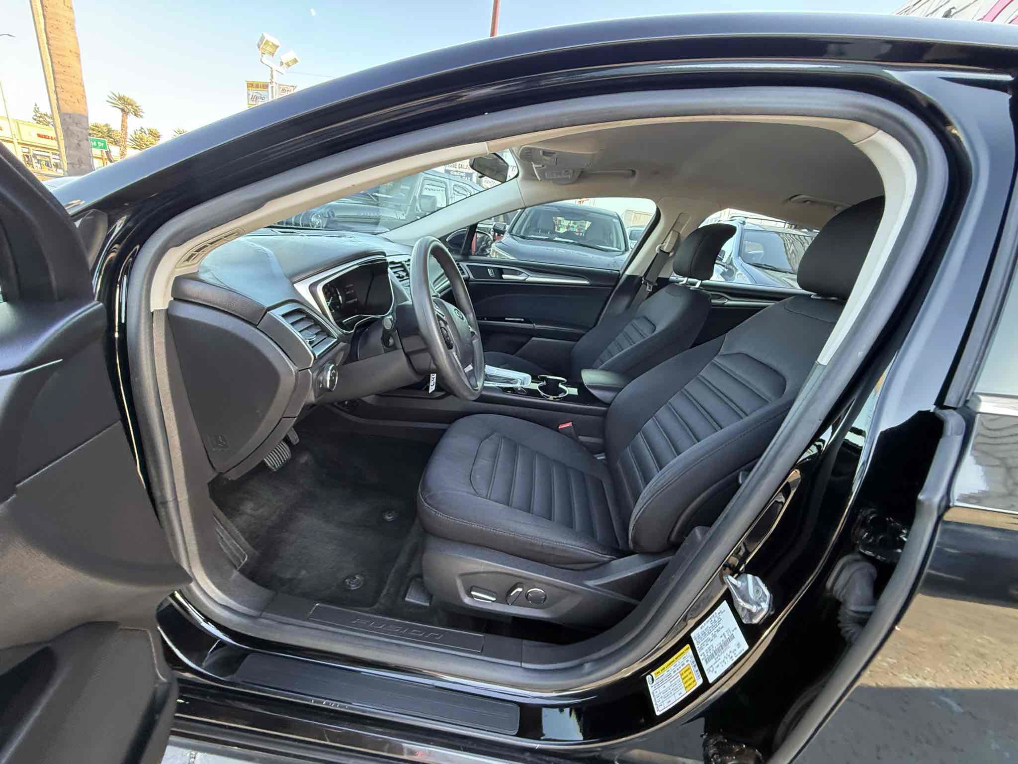 Used 2016 Ford Fusion SE FWD image 66