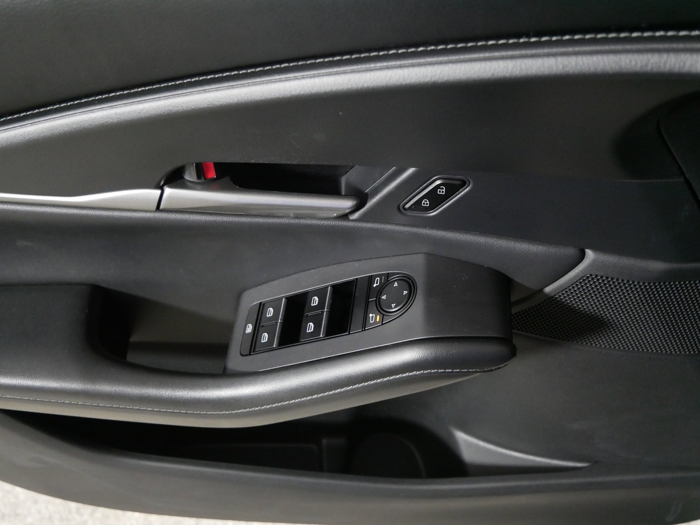 Used 2021 MAZDA CX-30 AWD 2.5 S w/ Select Package image 19