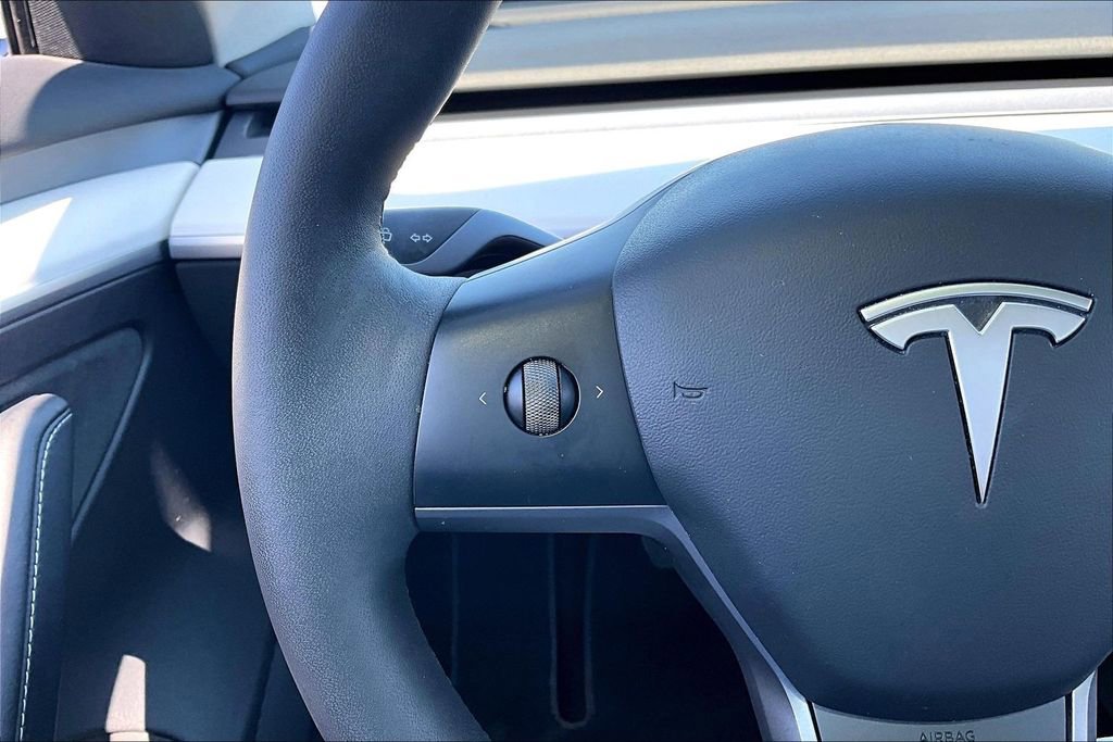 Used 2022 Tesla Model 3 Long Range AWD/4WD image 19