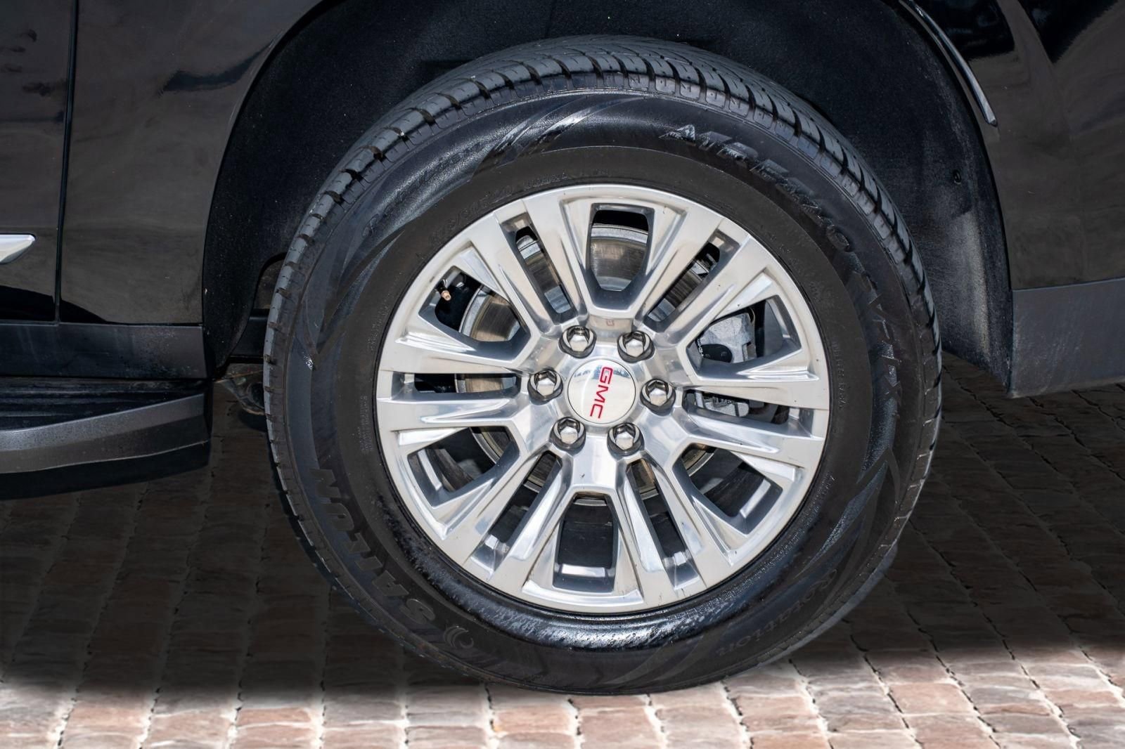 Used 2024 GMC Yukon XL Denali image 42