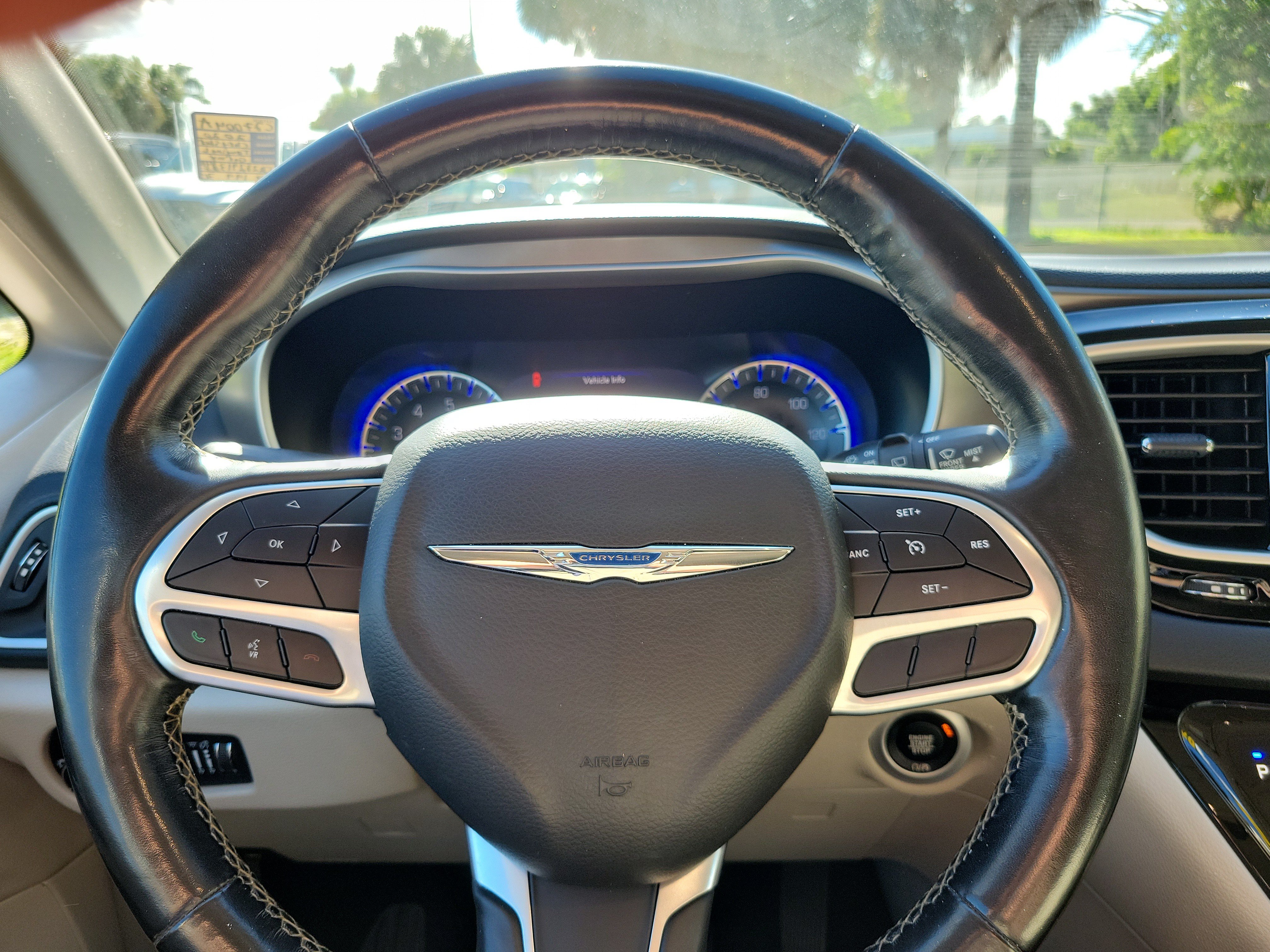 Used 2020 Chrysler Pacifica Touring-L Plus FWD image 16