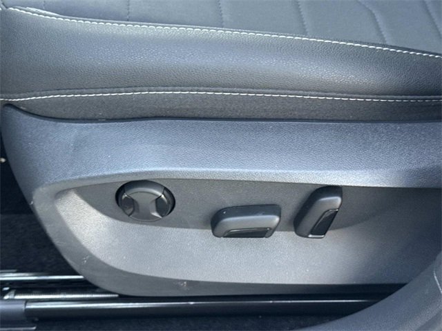 Used 2025 Volkswagen Taos SE image 20