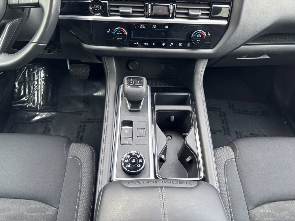 Used 2025 Nissan Pathfinder SV AWD/4WD image 21