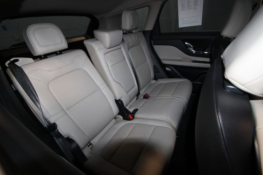 Used 2025 Lincoln Corsair AWD w/ Equipment Group 101A image 23