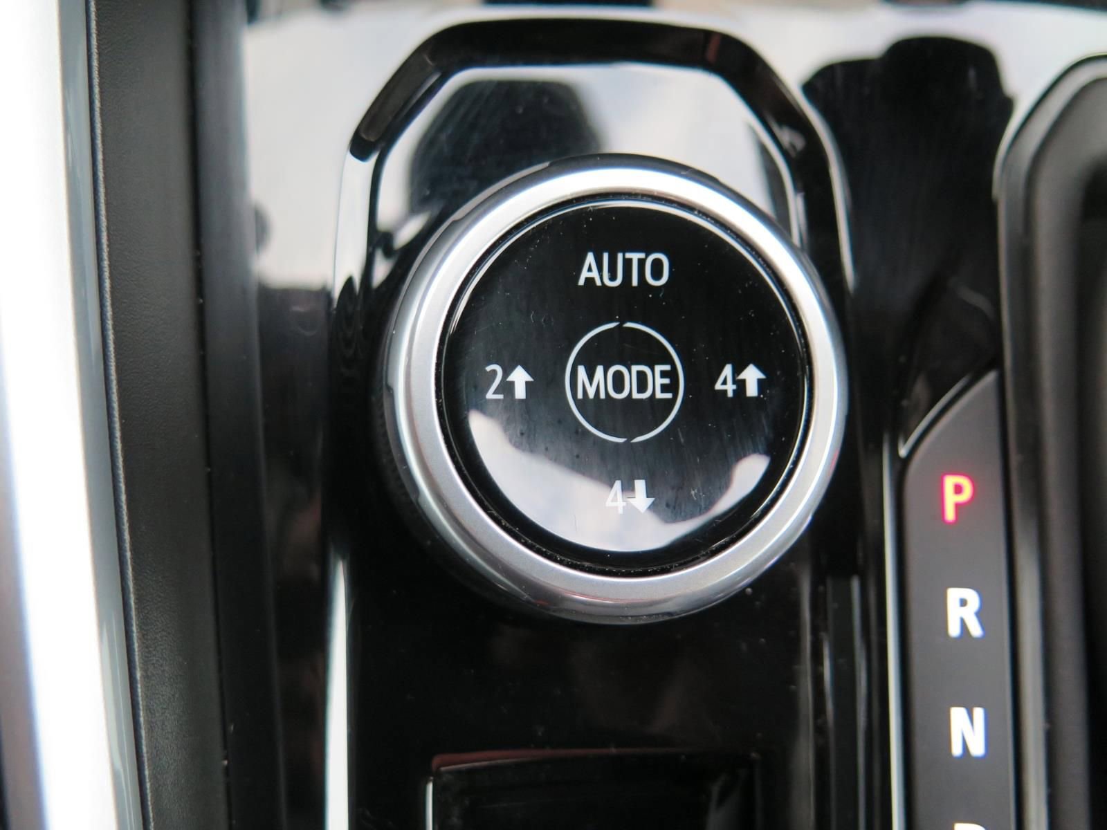 Used 2024 Chevrolet Colorado Z71 w/ Z71 Convenience Package 2 image 15