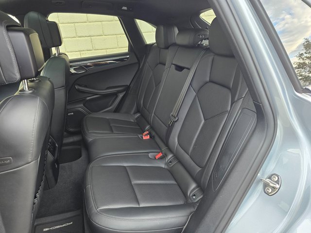Used 2021 Porsche Macan image 46