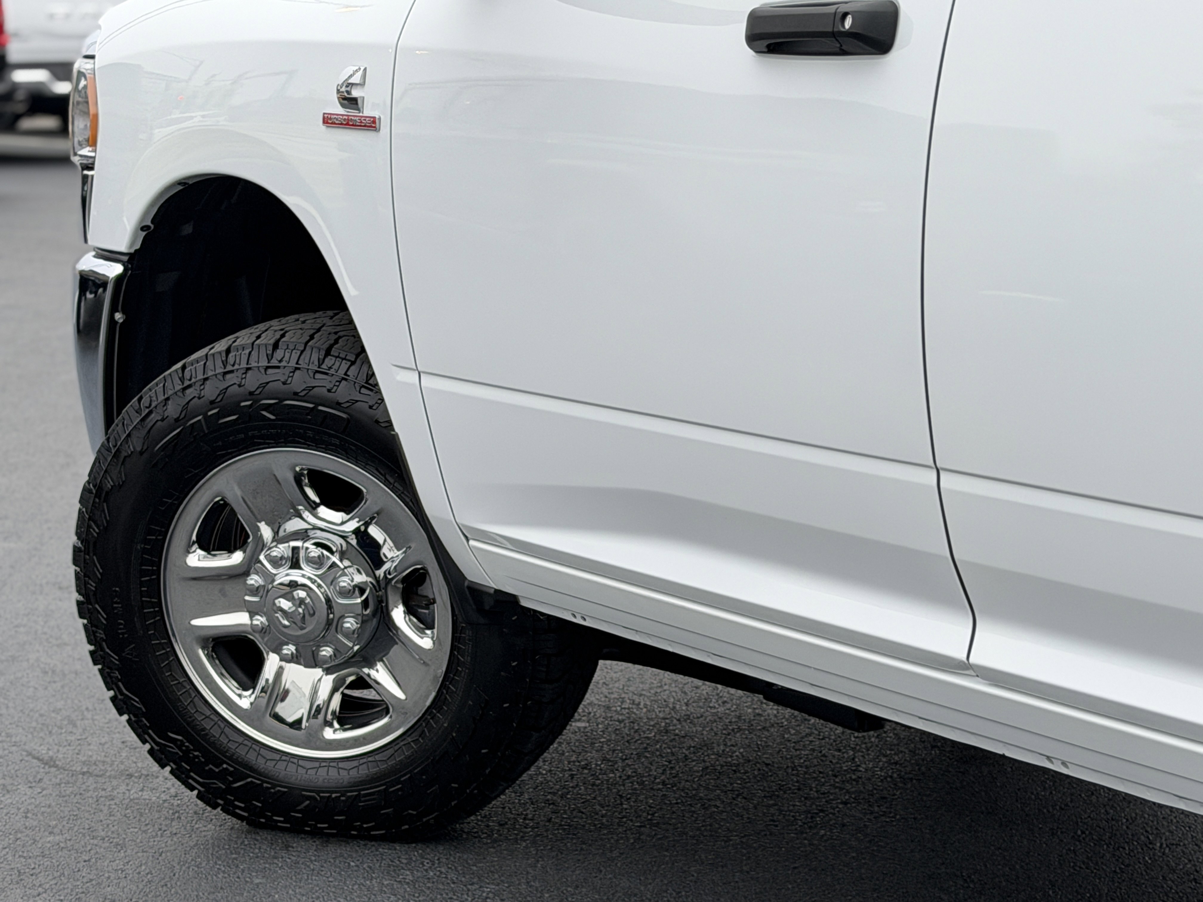 Used 2024 RAM 2500 Tradesman w/ Chrome Appearance Group image 9