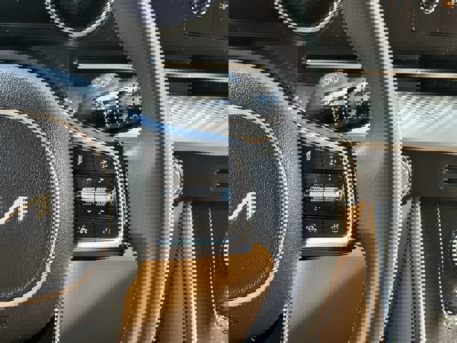 Used 2024 Kia Carnival LX image 21