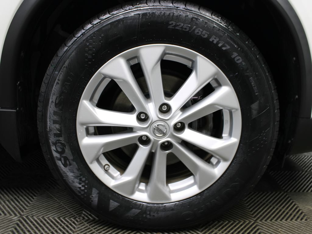 Used 2015 Nissan Rogue SV AWD/4WD image 12