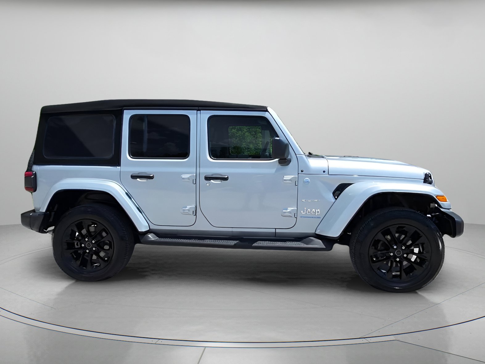 Used 2024 Jeep Wrangler Sahara w/ Technology Group image 34