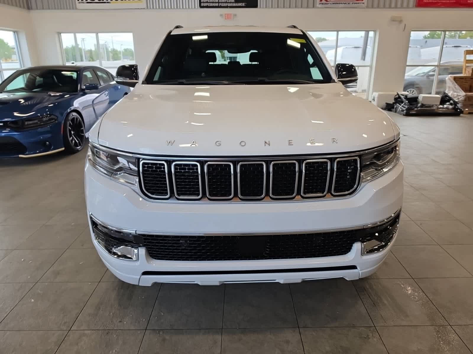 Used 2023 Jeep Wagoneer L Series II AWD/4WD image 2