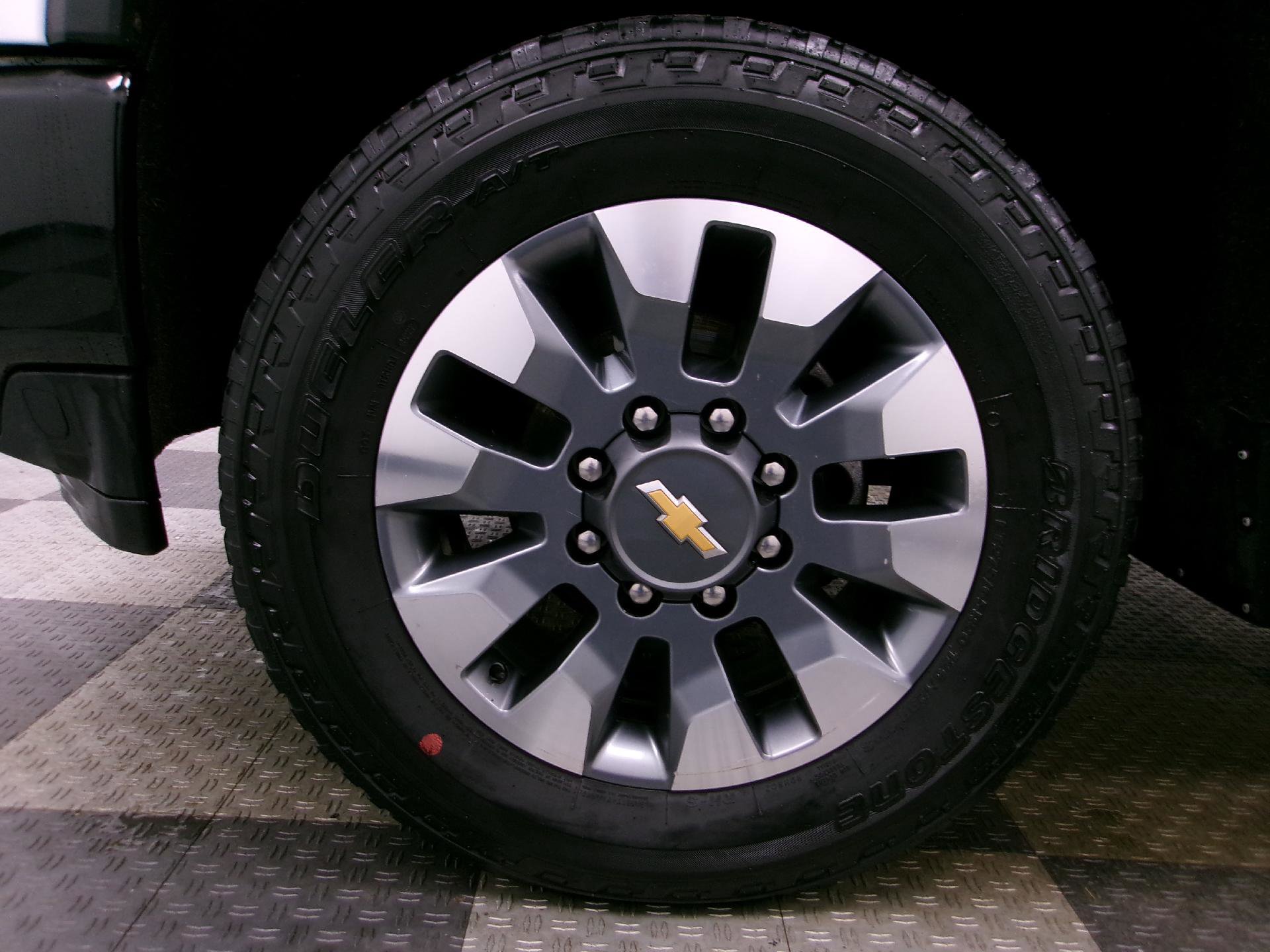 Used 2023 Chevrolet Silverado 2500 Custom w/ Custom Convenience Package image 15