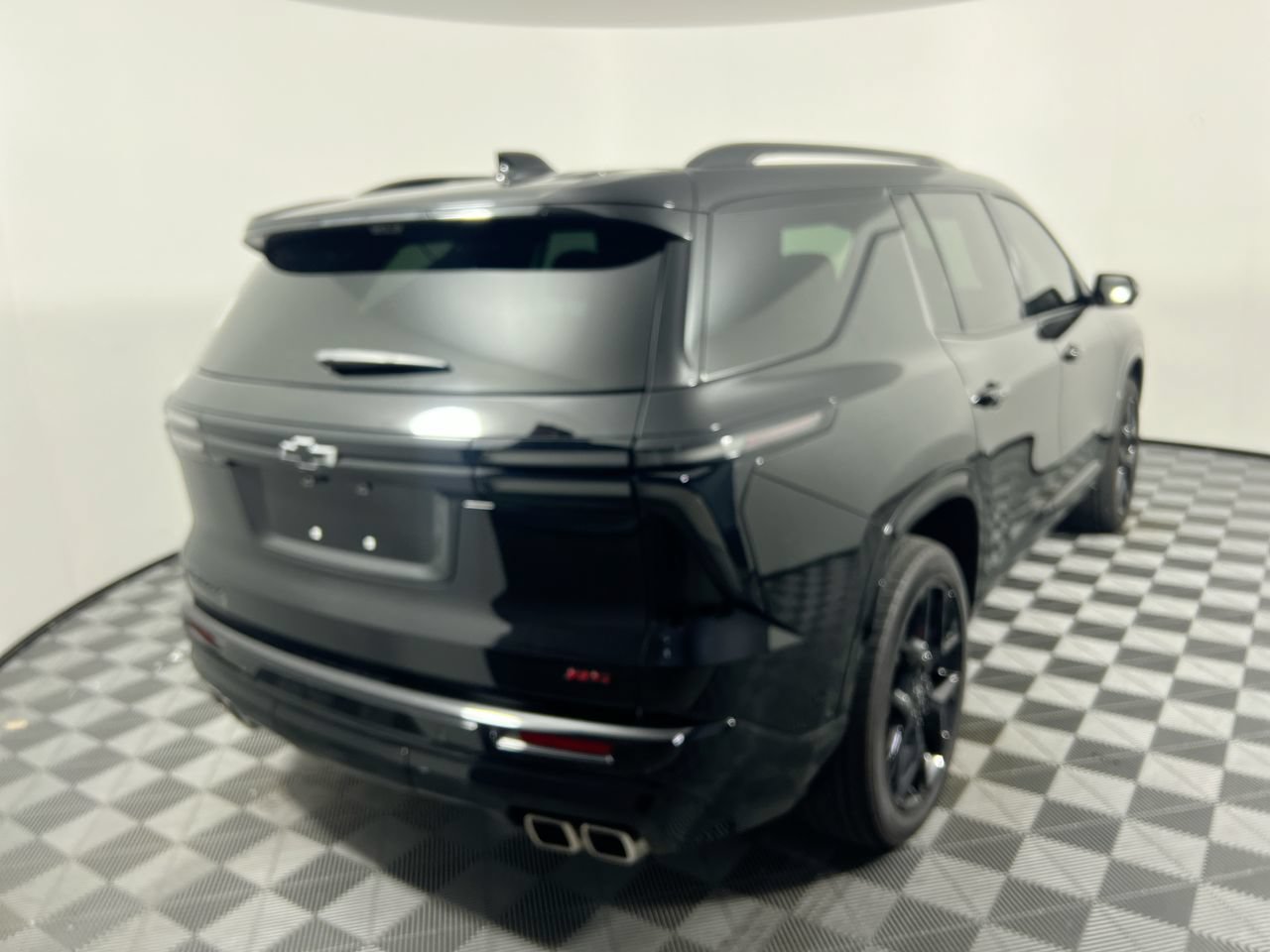 Used 2026 Chevrolet Traverse RS FWD image 2