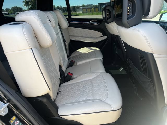 Used 2016 Mercedes-Benz GL 550 4MATIC image 12