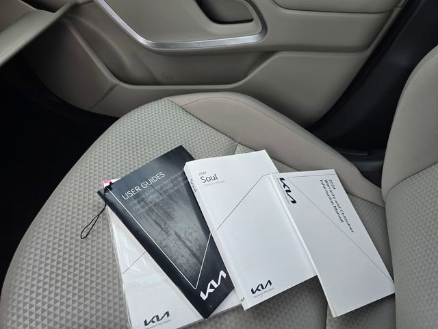 Used 2024 Kia Soul LX FWD image 34