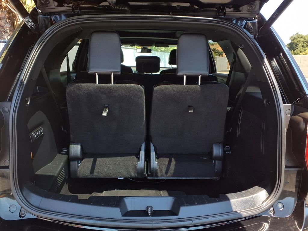 Used 2017 Ford Explorer Limited w/ Equipment Group 301A AWD/4WD image 21