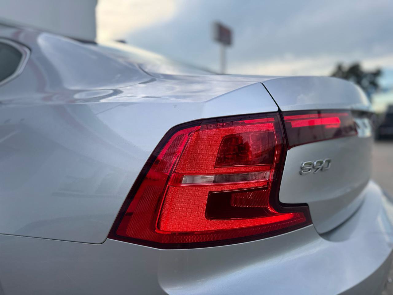 Used 2018 Volvo S90 T5 Momentum w/ Convenience Package AWD/4WD image 36